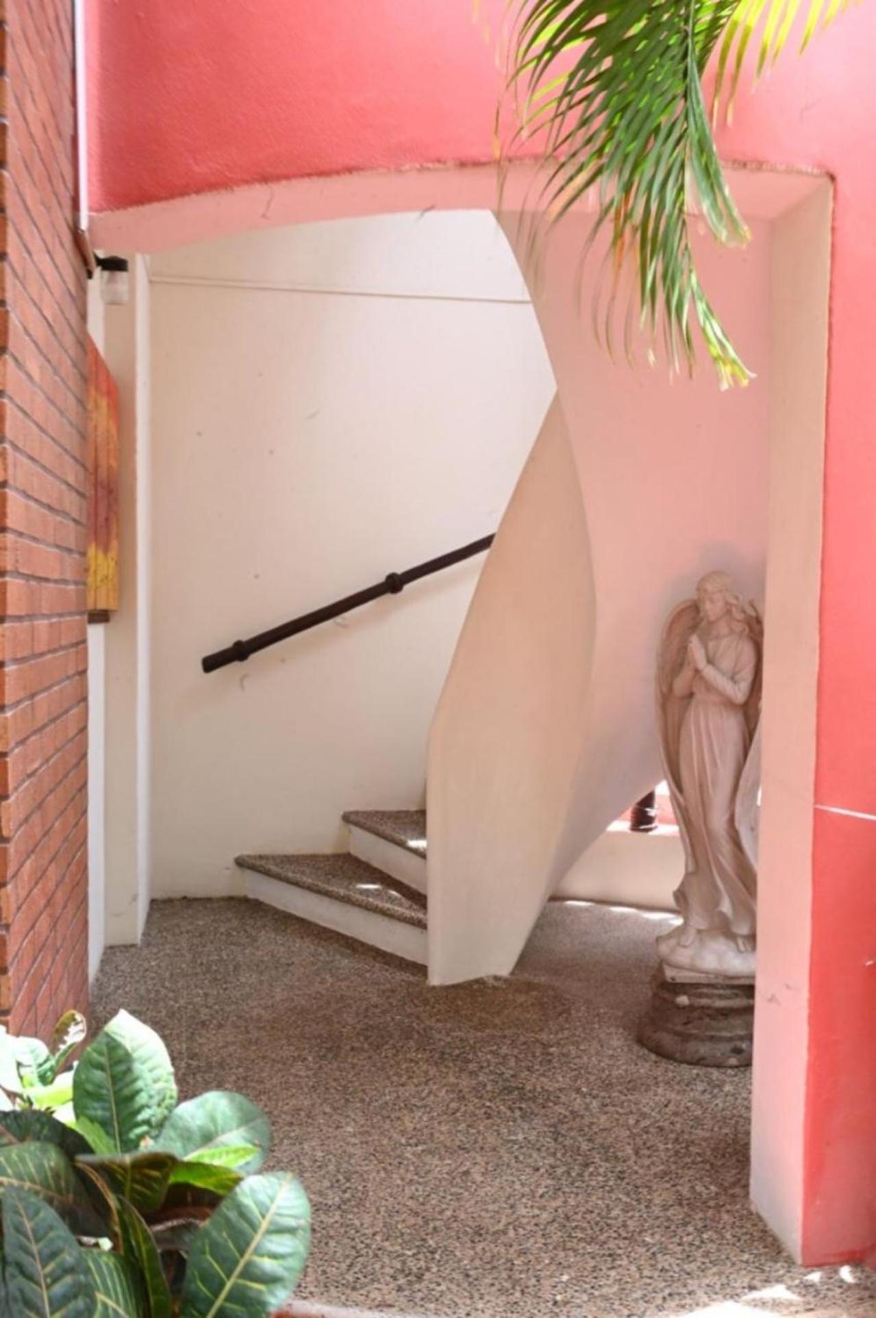 Hotel Y Suites Los Encantos 萨尤利塔 外观 照片