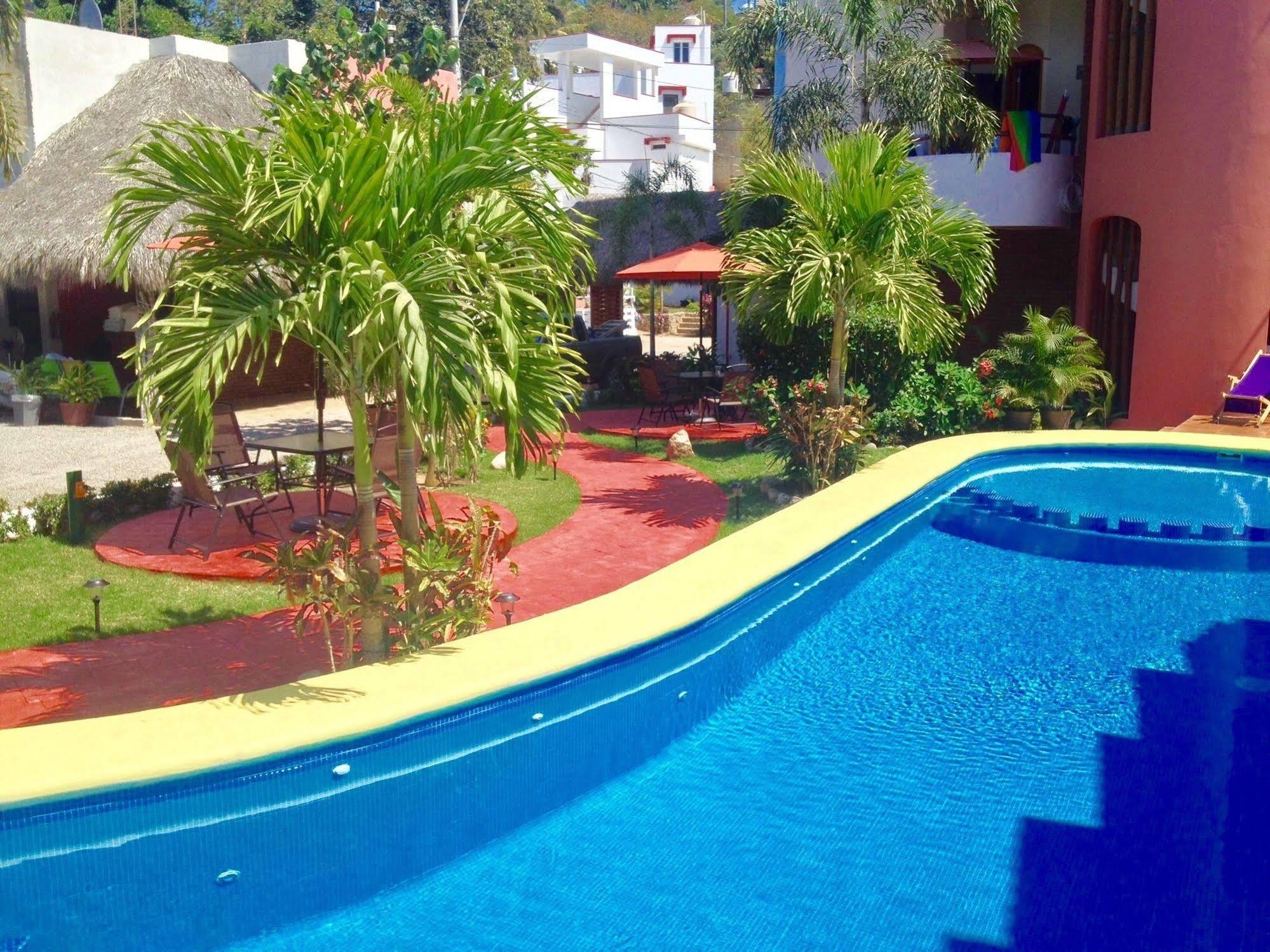 Hotel Y Suites Los Encantos 萨尤利塔 外观 照片