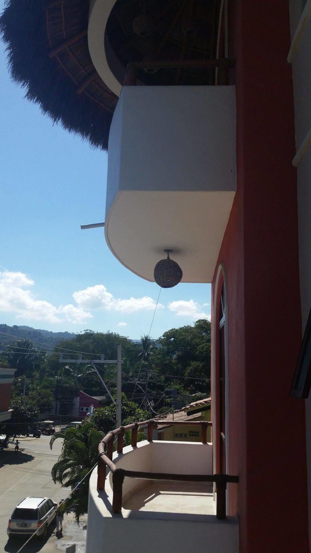 Hotel Y Suites Los Encantos 萨尤利塔 外观 照片